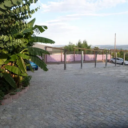 Casal De S.romao Do Meio Фермерский дом