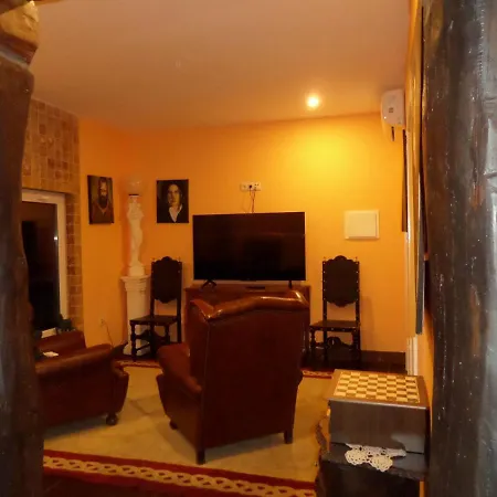 Casal De S.romao Do Meio *