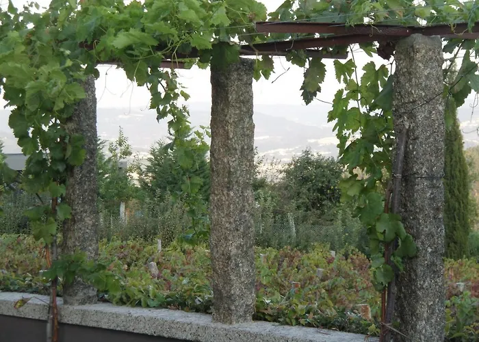 Casal De S.romao Do Meio * Guimarães