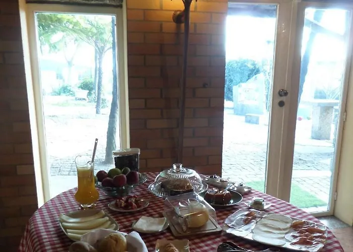 Casal De S.romao Do Meio * ギマランイス